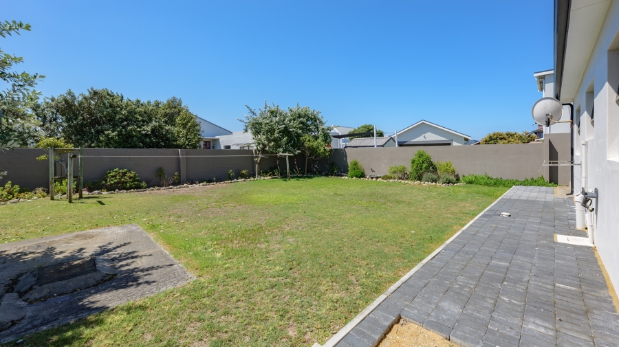 3 Bedroom Property for Sale in Struisbaai Western Cape